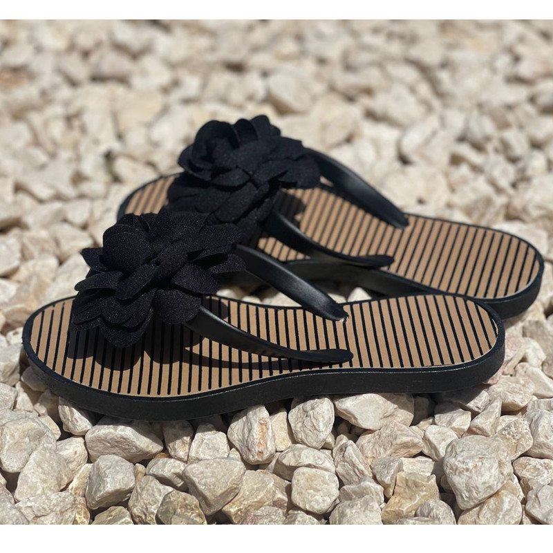 دمپایی لاانگشتی زنانه نیکتا مدل روژا گلدار