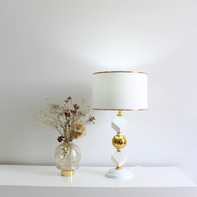 آباژور رومیزی مدل ویانا