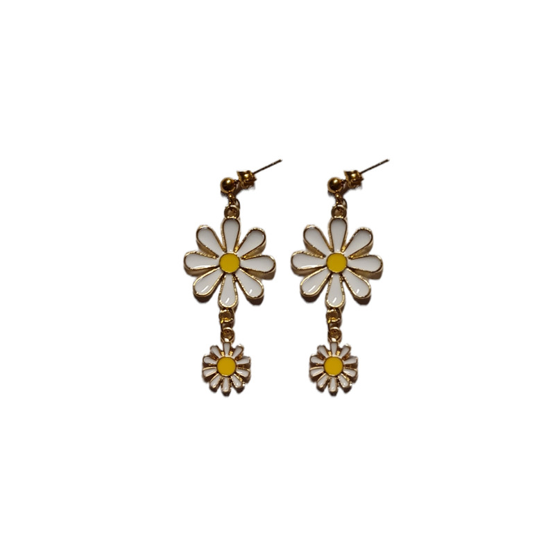 گوشواره دخترانه مدل بابونه 2 پلانه گوشواره دخترانه مدل بابونه 2 پلانه