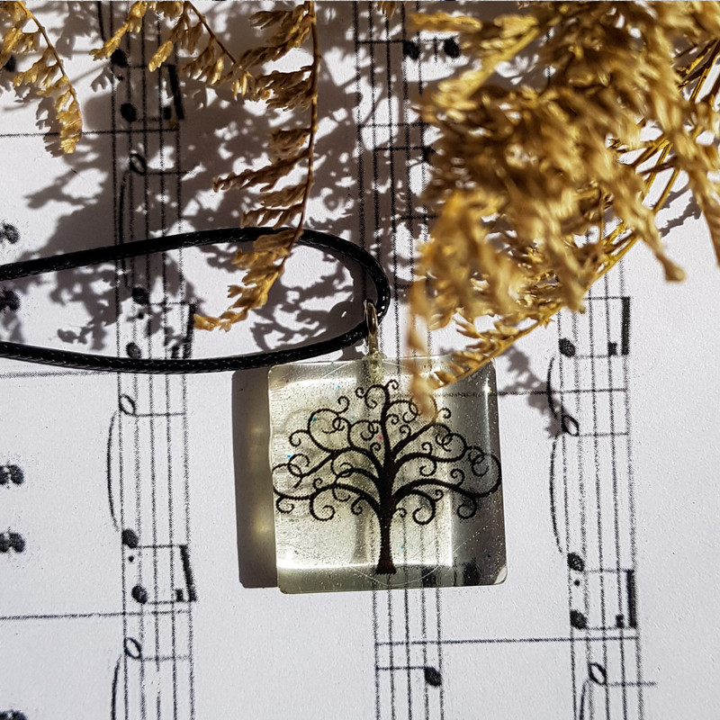 گردنبند دخترانه مدل رزینی طرح درخت