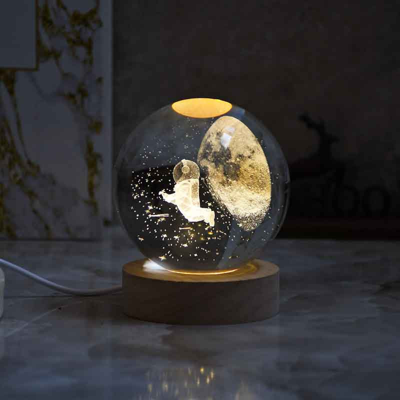 چراغ خواب مدل گوی کریستال طرح فضانورد و ماه