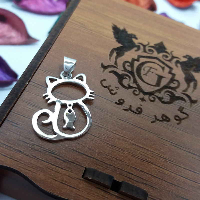آویز گردنبند نقره مدل پیشی با ماهی
