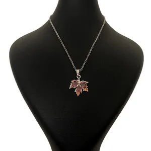 گردنبند زنانه مدل برگ پاییز