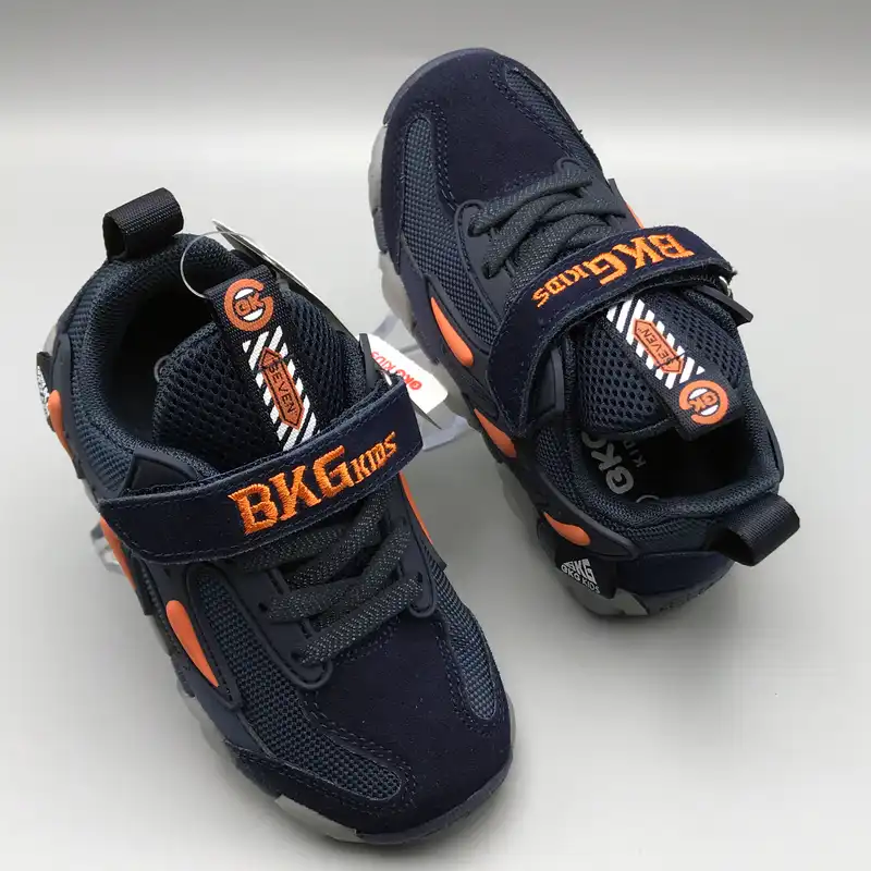 کفش پیاده روی بی کی جی کیدز مدل چراغ دار کد 411