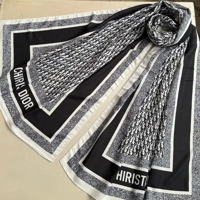 شال زنانه مدل نخی تابستانی حاشیه خط دار