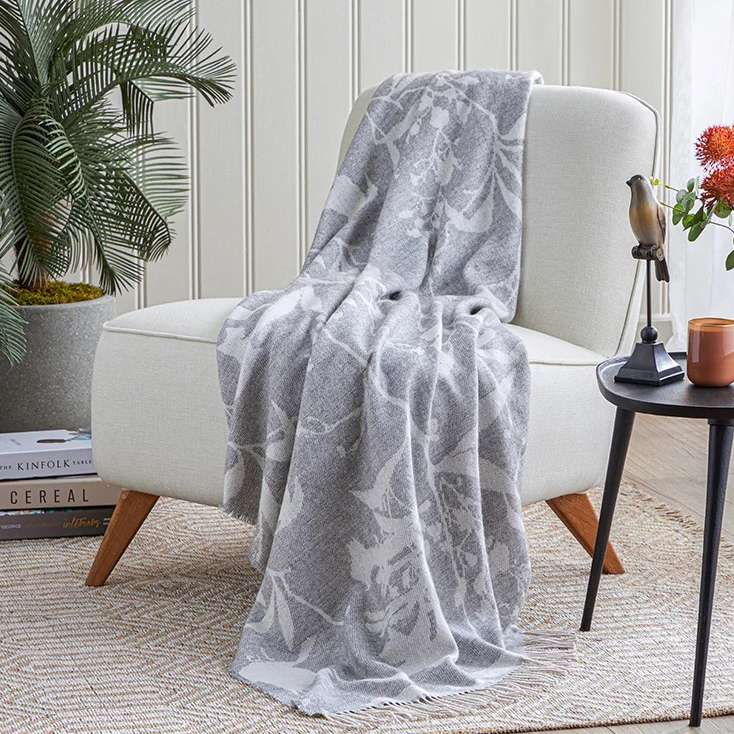 شال مبل انگلیش هوم مدل Alita سایز 170x130 سانتی متر