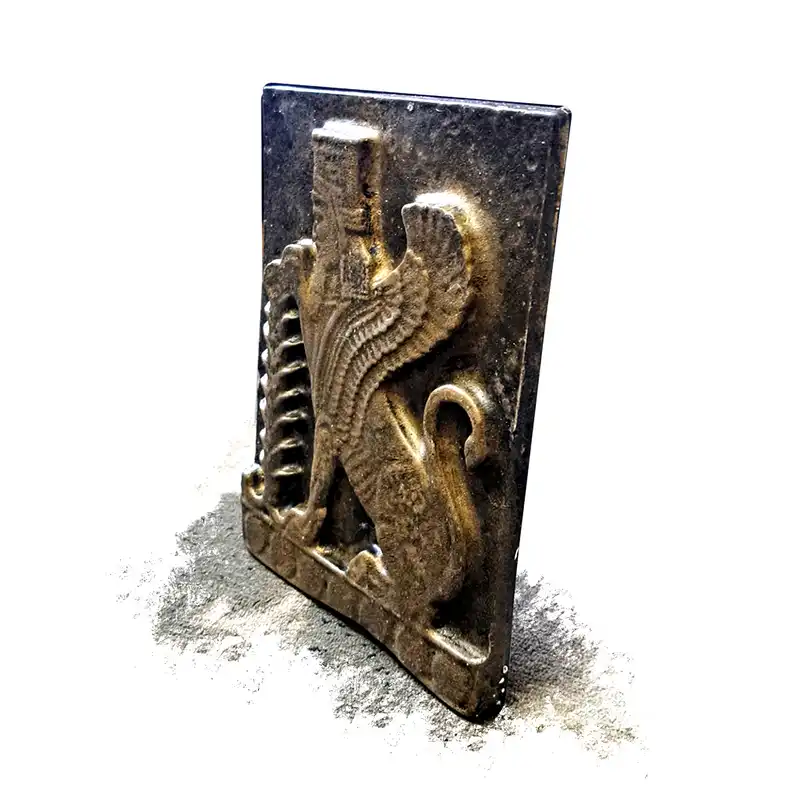 کتیبه مدل شیر بالدار هخامنشی