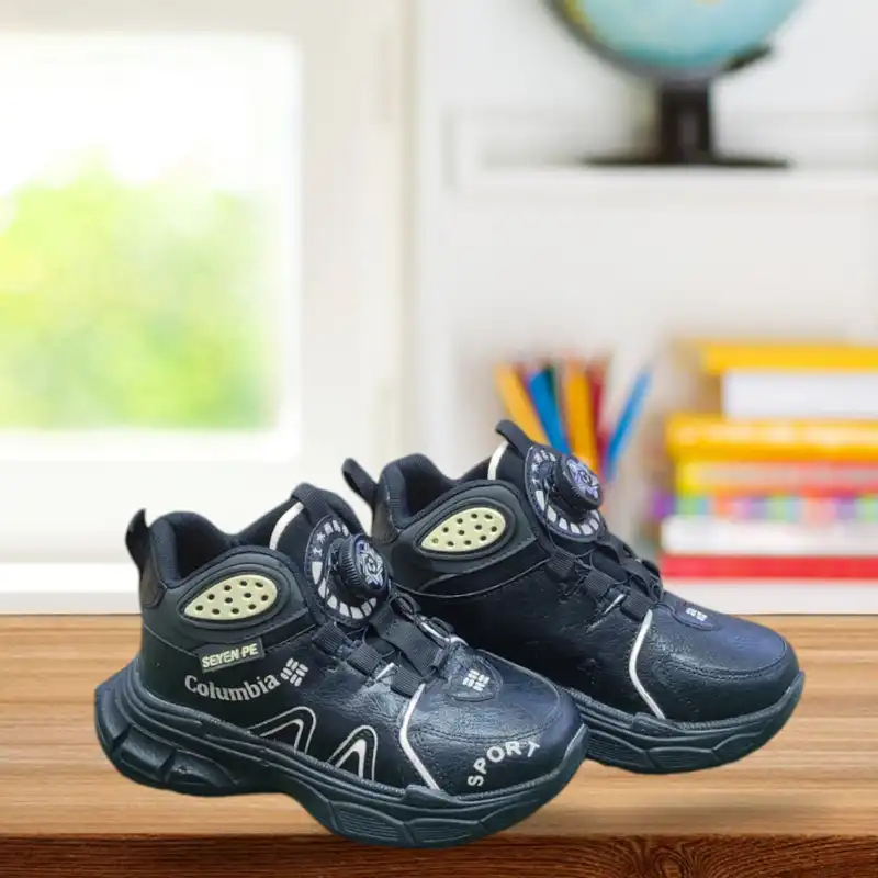 نیم بوت پسرانه مدل زیپ لاین