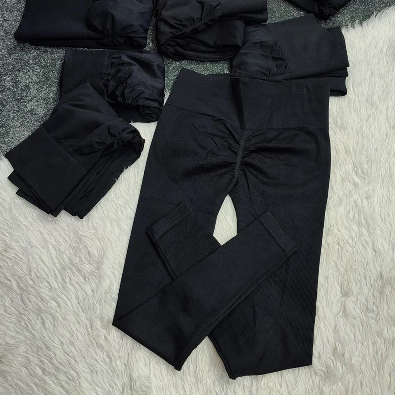 عکس شماره 10 : لگینگ ورزشی زنانه مدل کمر گنی سیملس