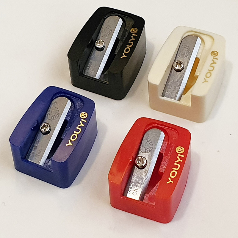 مداد تراش آرایشی یویی مدل A-001