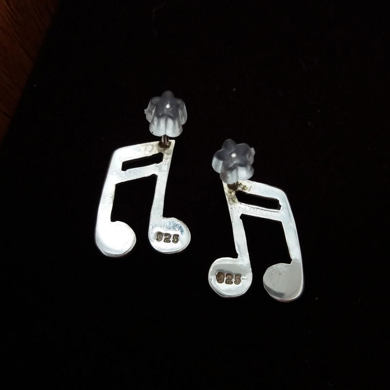 گوشواره نقره زنانه مدل نت موسیقی گوشواره نقره زنانه مدل نت موسیقی