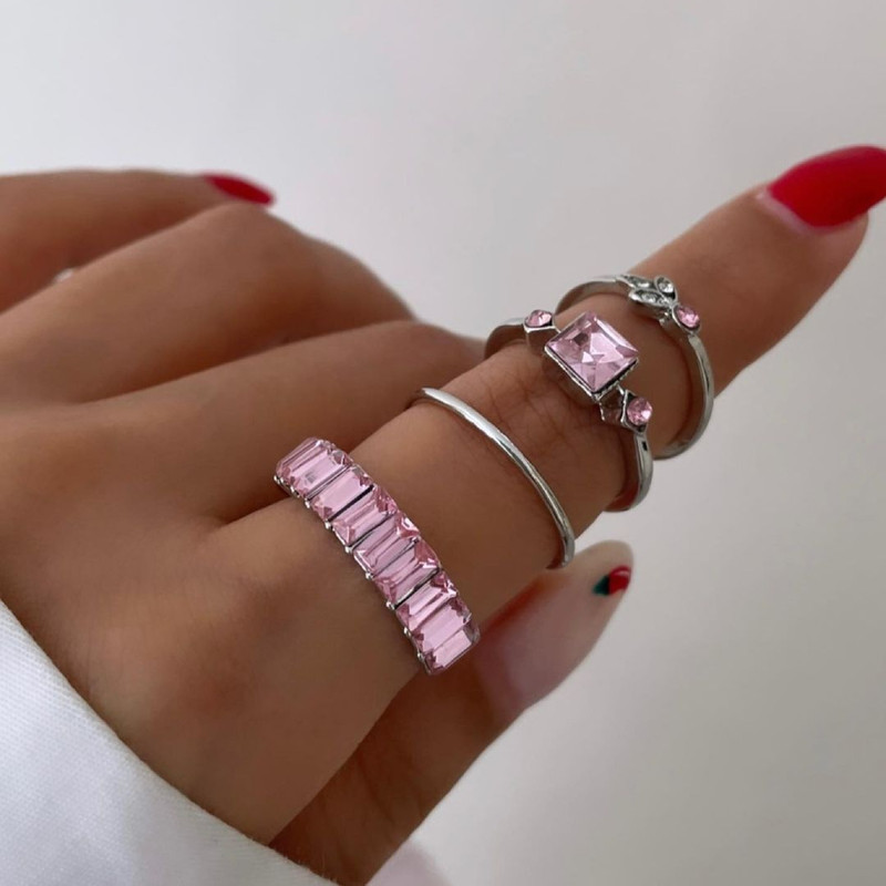 انگشتر زنانه مدل نگین باگتی کد CRT مجموعه 8 عددی انگشتر زنانه مدل نگین باگتی کد CRT مجموعه 8 عددی