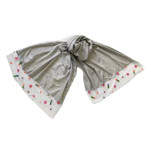 شال زنانه مدل وال نخ حاشیه تور گلدوزی