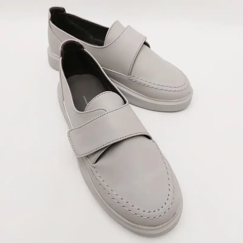 کفش روزمره زنانه مدل میلان رنگ طوسی