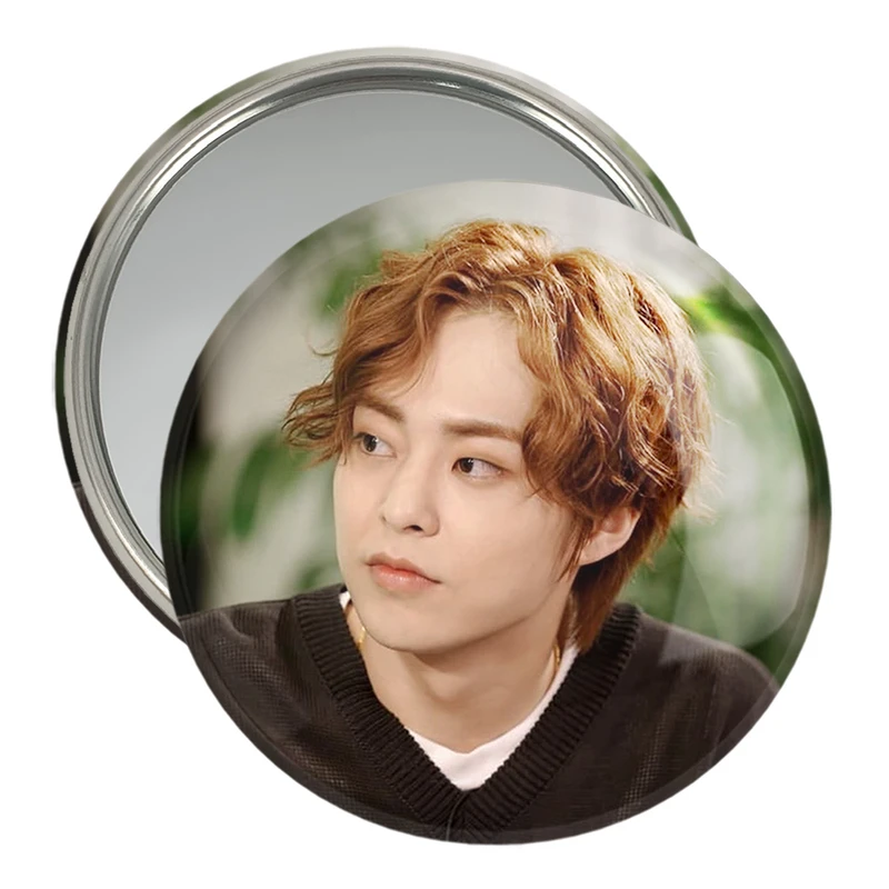 آینه جیبی خندالو مدل شیومین گروه اکسو EXO  کد 16803