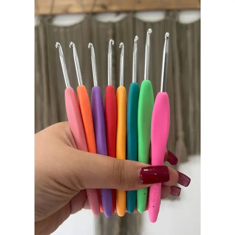 قلاب بافتنی مدل ZHLZ-3.5 به همراه سنجاق نشانه گذار بافتنی و سوزن دوخت کاموا مجموعه 4 عددی