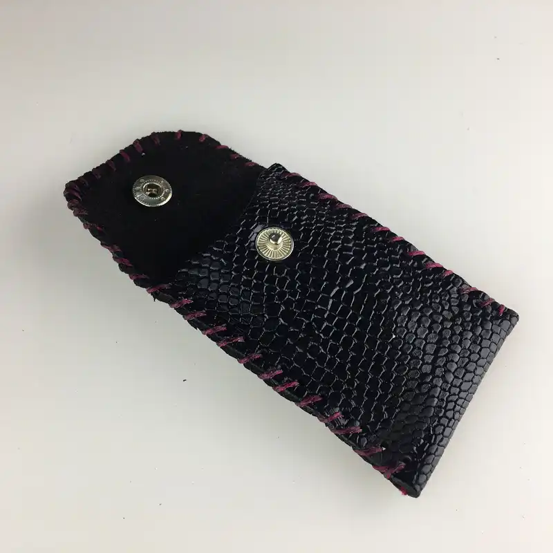 گردنبند مدل کیف دعا کد یونس 03 طرح پوست مار