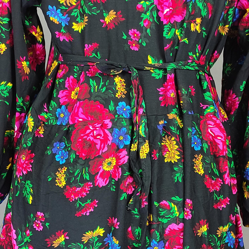 پیراهن ساحلی یقه گرد زنانه مدل گل درشت کمر بنددار آستین کشی