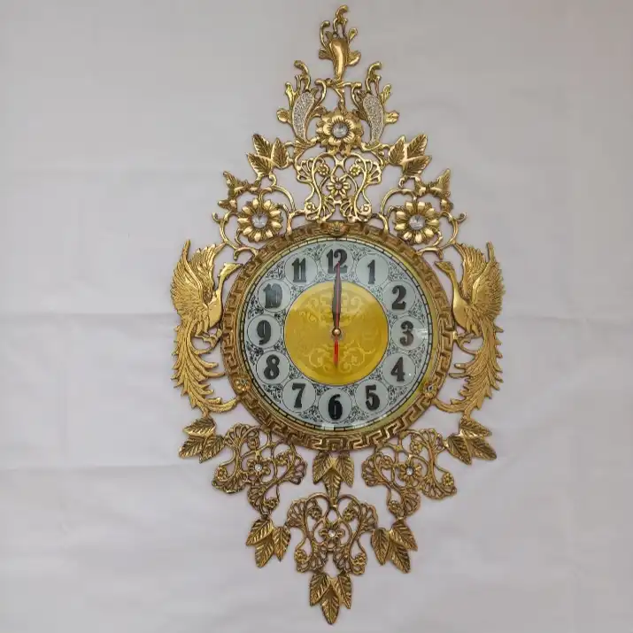 ساعت دیواری برنجی مدل طاووس m374r