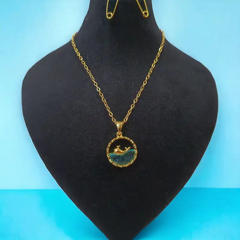 گردنبند زنانه مدل دریا طرح موج و وال