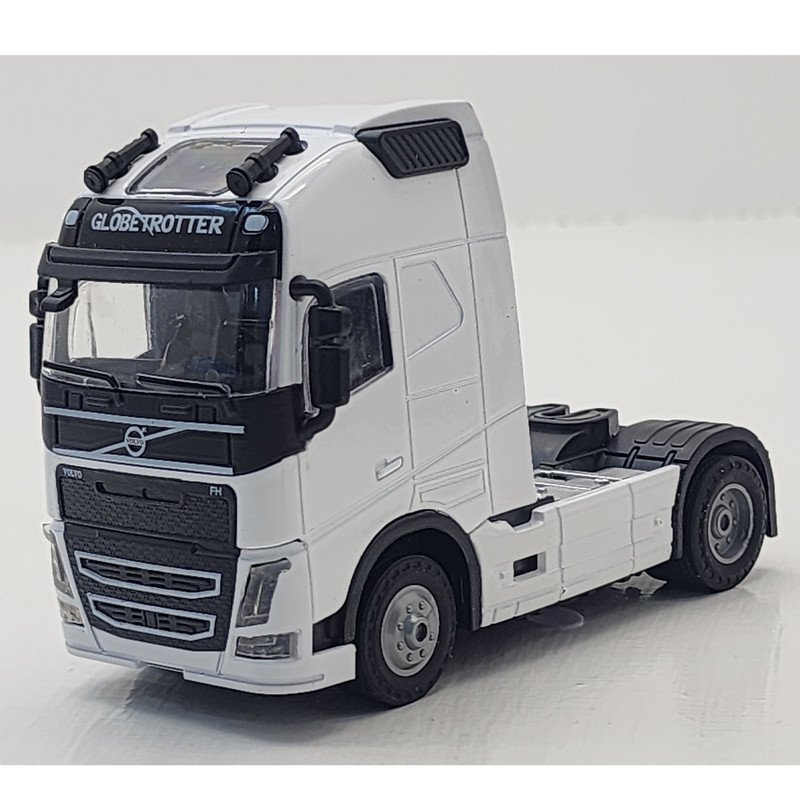 ماشین بازی ناب سل مدل تریلی کشنده ولوو تک محور فلزی موزیکال چراغدار اف هاچ عقب کش کد VOLVO FH NAAB001