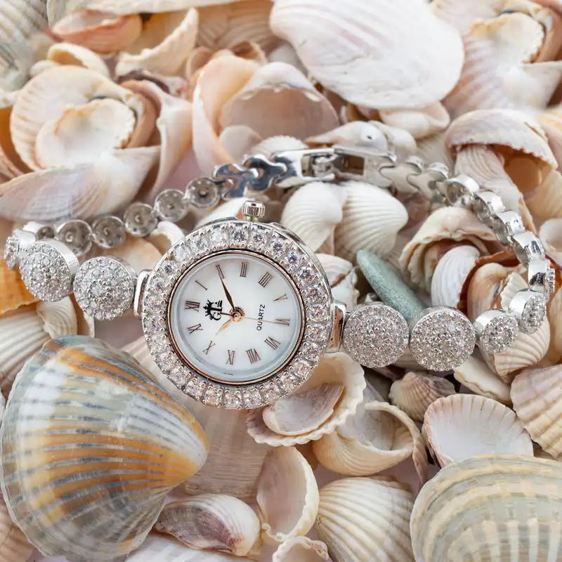 ساعت مچی عقربه ای نقره زنانه مدل AVN_012