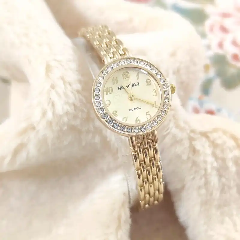 ساعت مچی عقربه ای زنانه هانگروی مدل دور نگین