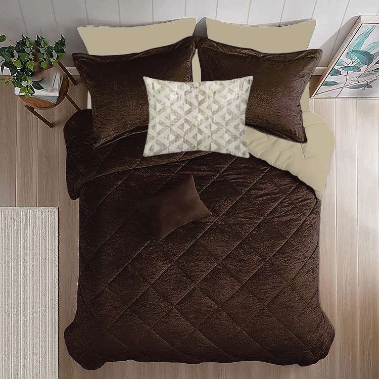 سرویس روتختی نوپه هوم مدل مخمل مینیمال کد M40 دو نفره 7 تکه به همراه روبالشی طرح دار مینیمال