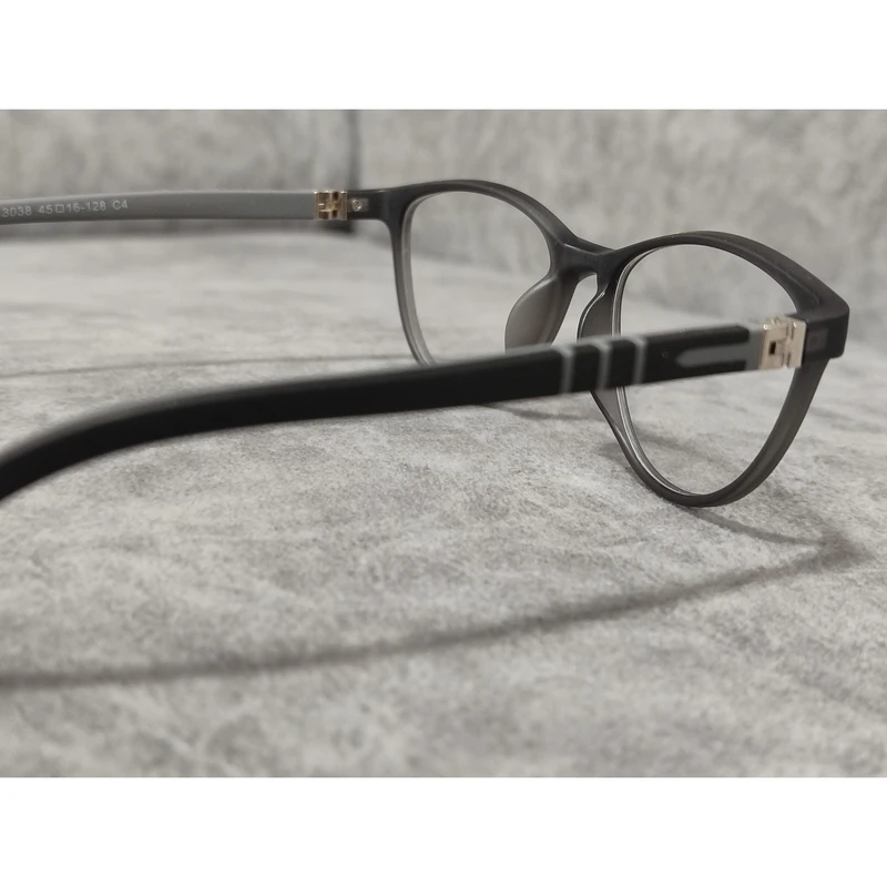 عکس شماره 4 : فریم عینک طبی بچگانه مدل ویفرر کائوچو تیار tr کد 0256