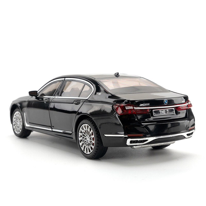 ماشین بازی مدل  BMW 760