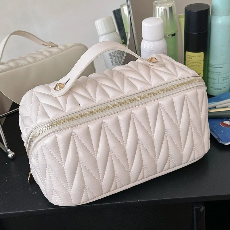 کیف لوازم آرایش زنانه مدل Multifunctional