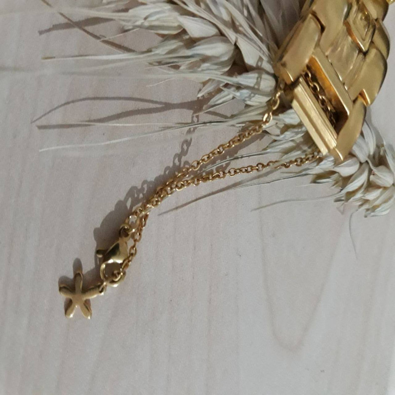 آویز ساعت مدل گل پنج پر SH 104 آویز ساعت مدل گل پنج پر SH 104