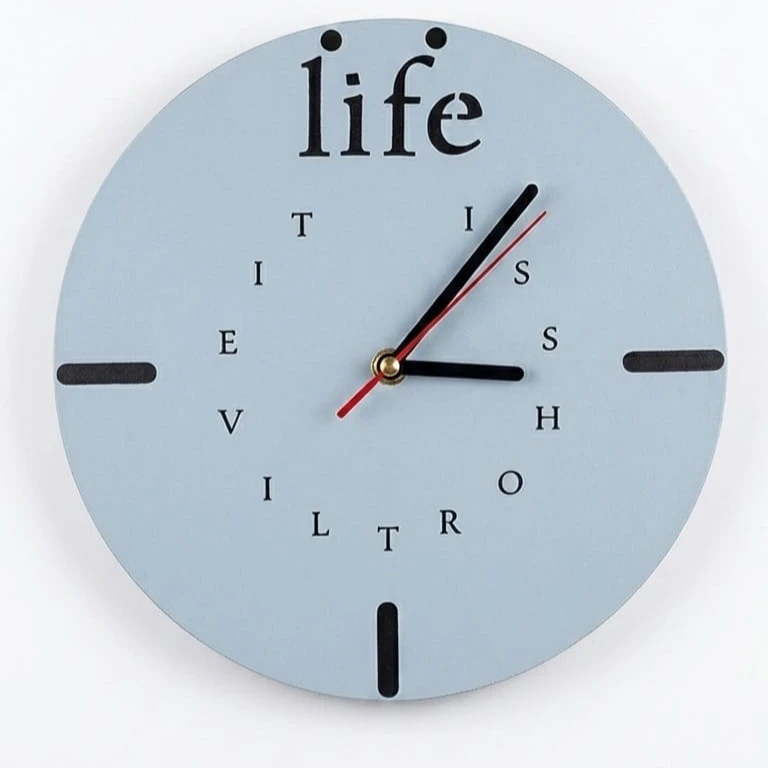 ساعت دیواری عقربه‌ای با نشانگر فانتزی مدل life