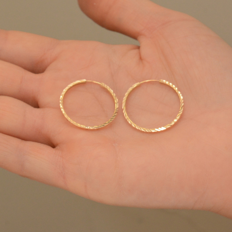 گوشواره طلا 18 عیار زنانه طلای مستجابی مدل حلقه ای تراش کد 10