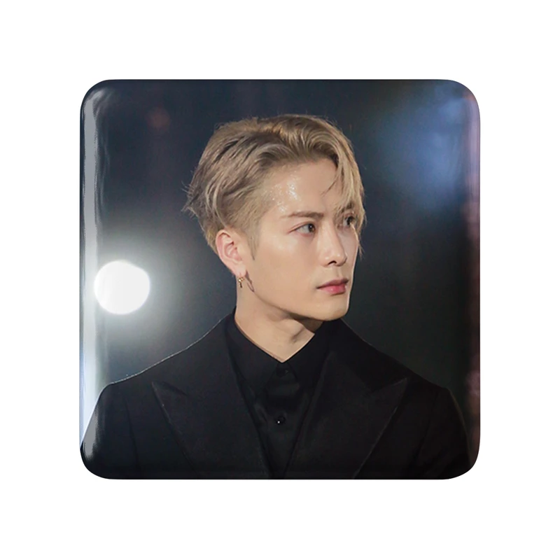 مگنت خندالو طرح جکسون گروه گات سون GOT7  مدل مربعی کد 20966