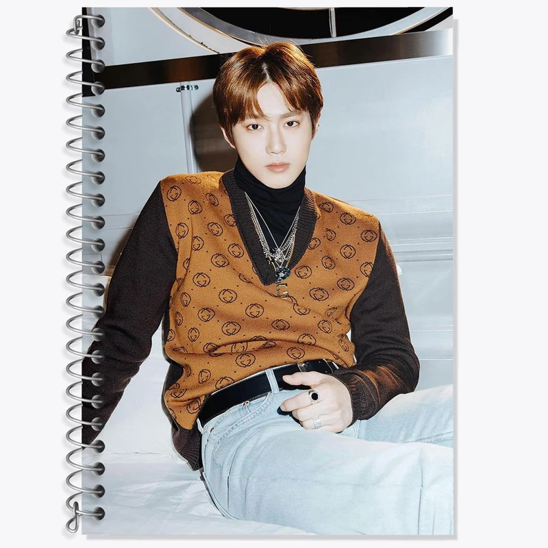 دفتر زبان 50 برگ خندالو مدل دو خط طرح سوهو گروه اکسو EXO کد 16839