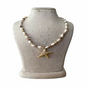 گردنبند دست ساز زنانه صدفی با مدال ستاره دریایی