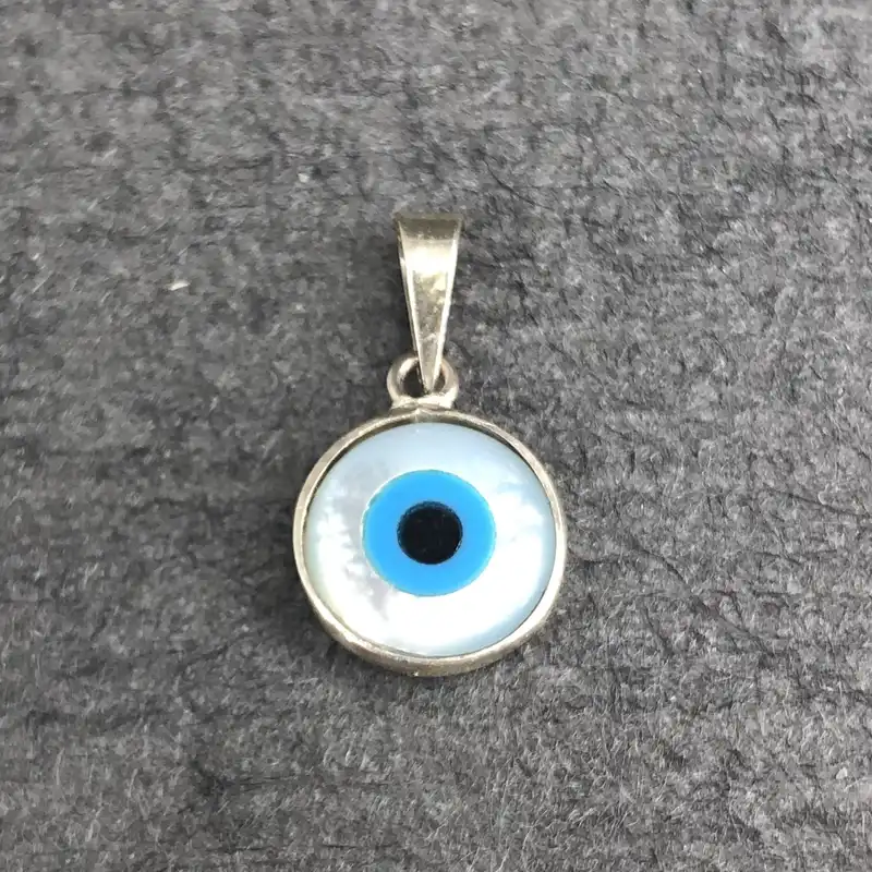 آویز گردنبند نقره زنانه گیرا مدل چشم نظر G773