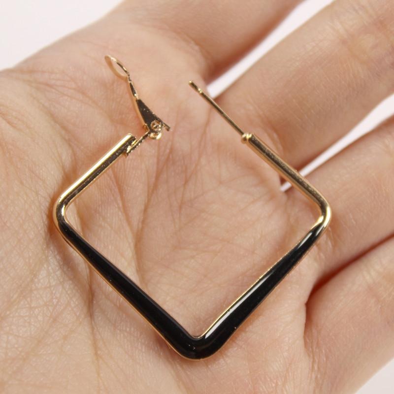 گوشواره زنانه مدل حلقه ای مربع کد 02