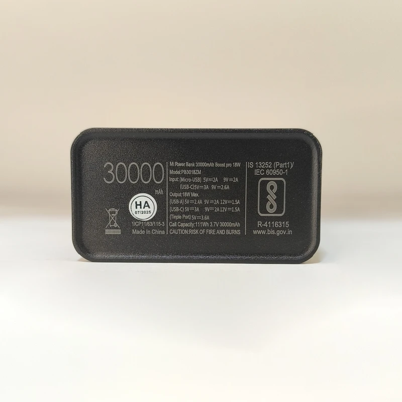 عکس شماره 5 : پاوربانک 18 وات مدل 3018 ظرفیت 30000 میلی آمپرساعت