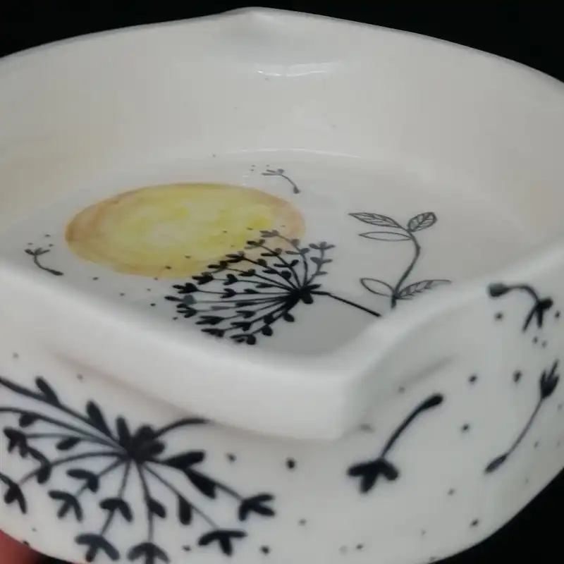 شکلات خوری سرامیکی هیوا طرح بته جقه مدل قاصدک کد 11025869