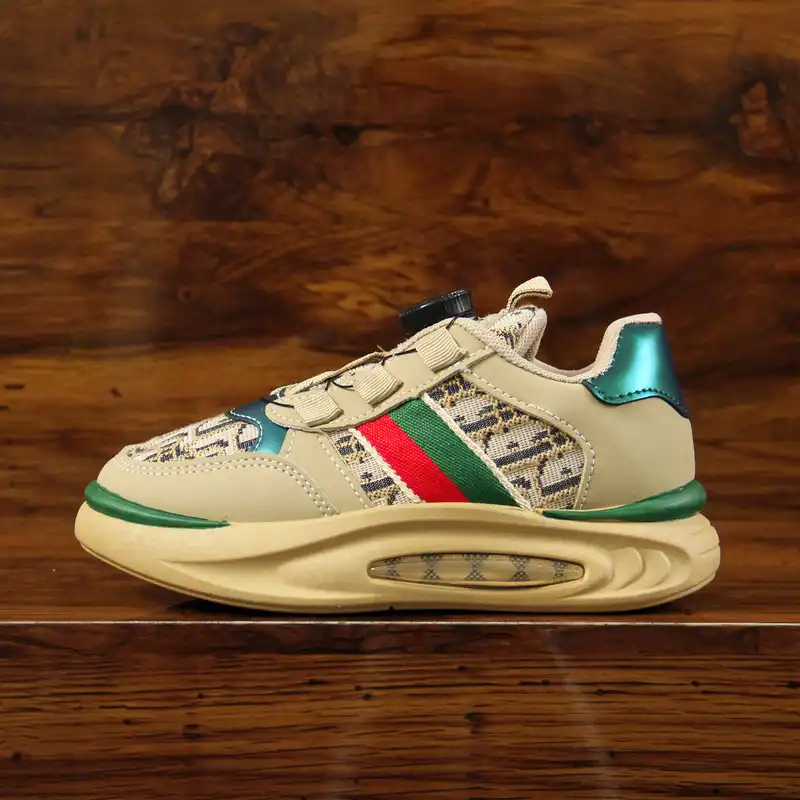 کفش پیاده روی بچه گانه مدل پیچی کد Ba163