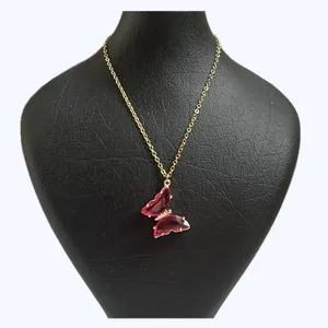 گردنبند زنانه مدل پروانه‌ کریستالی 303