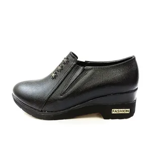 کفش روزمره زنانه مدل ونوس برف کد P.A.T طبی رنگ مشکی 