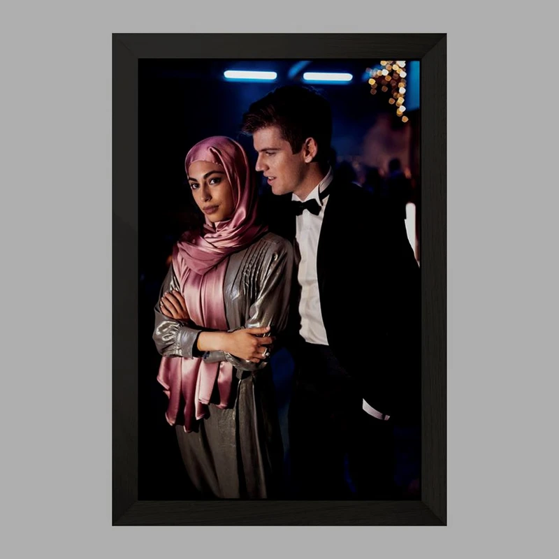 تابلو خندالو مدل نادیا و گوزمان سریال نخبه Elite کد 26062