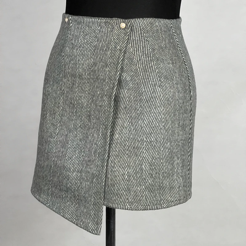 عکس شماره 16 : ست کت و دامن رسمی زنانه مدل پشمی کجراه کد ak1469