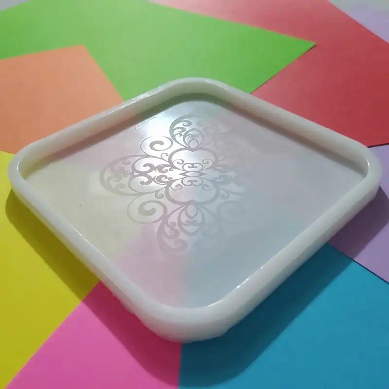 قالب رزین مدل زیرلیوانی مربع طرحدار کد 2