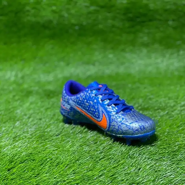 کفش فوتبال پسرانه مدل استوک دار  NI02025