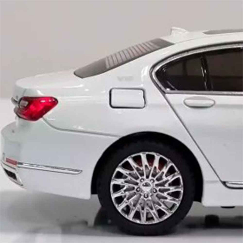 ماکت ماشین مدل بی ام و طرح BMW SERIES 7