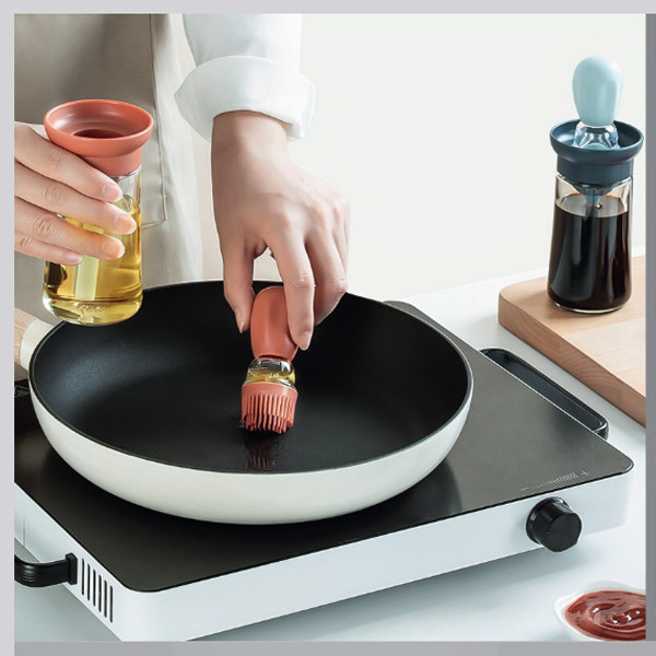 ظرف روغن ایندکور مدل فرچه دار سیلیکونی ظرف روغن ایندکور مدل فرچه دار سیلیکونی